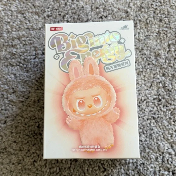 Labubu The Monsters - Big Into Energy - LOVE (red) Vinyl Face Plush Pendant - Picture 6 of 7